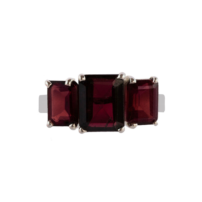 Refined garnet ring